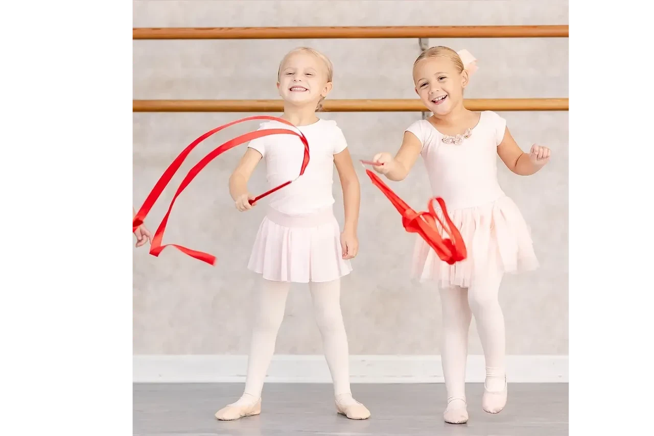 Young children in beginner ballet dance class